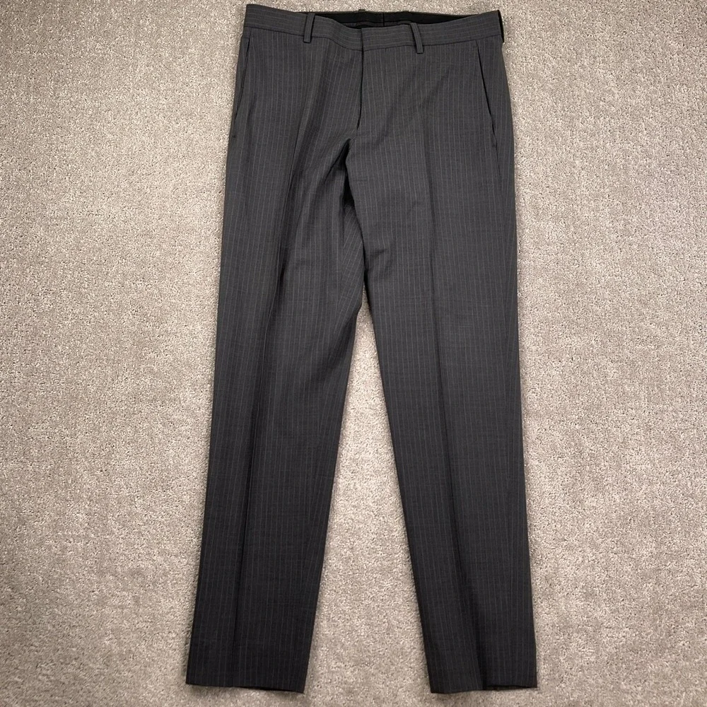 Theory Suit Mens 42R 32W Gray Pinstripe 2 Button Minimalist Formal Neutral Wool‎
